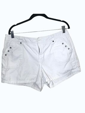 Point Zero White Cotton Shorts • Stud Detail Pockets • Summer Casual • Size M